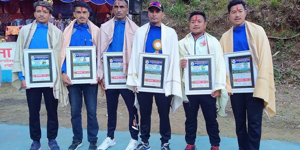 राष्ट्रिय भलिबल खेलाडी सम्मानित